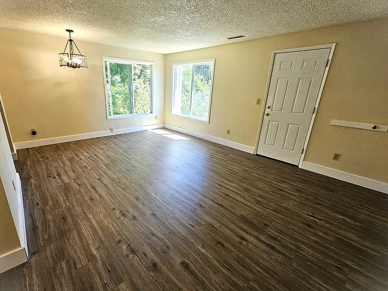 4343 Grant St — Photo 4