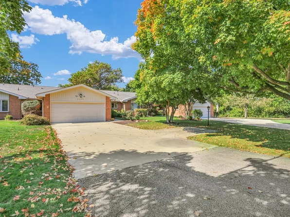 2003 S Duncan Rd #2003, Champaign, IL 61822