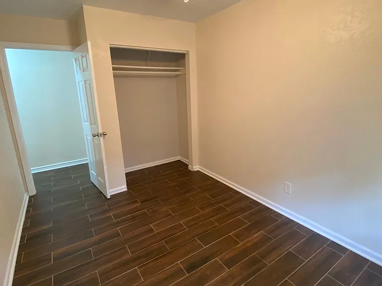 10727 Green Lake Dr — Photo 13