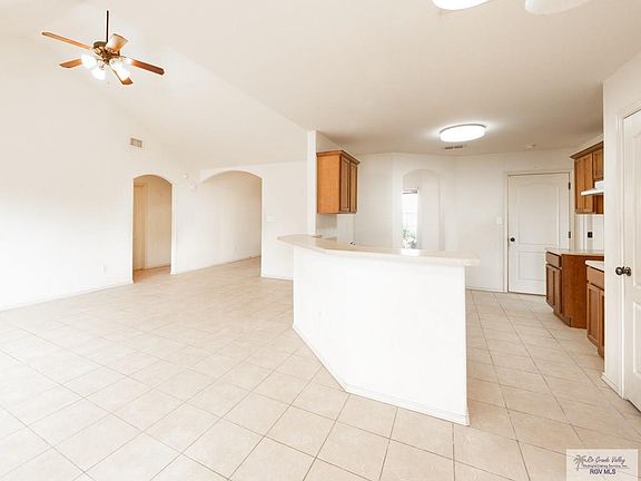 4th image of 23032 Royal Palm Cir