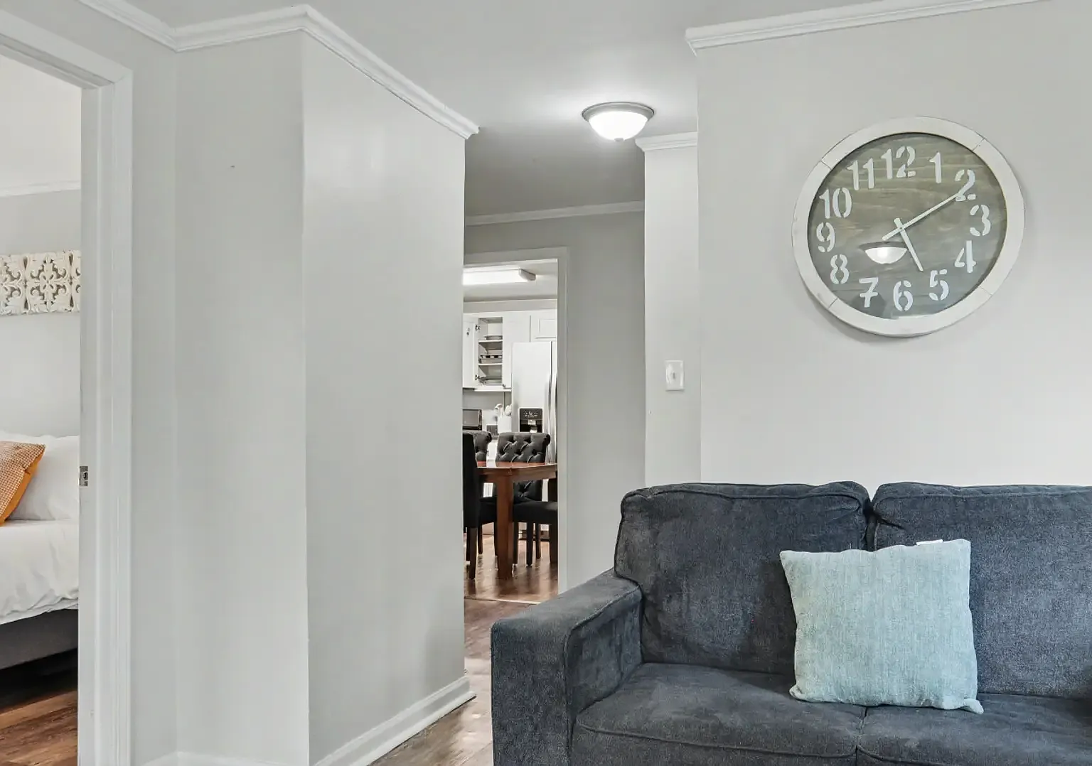 4 bed, 979 sqft, $4,500 — Photo 4