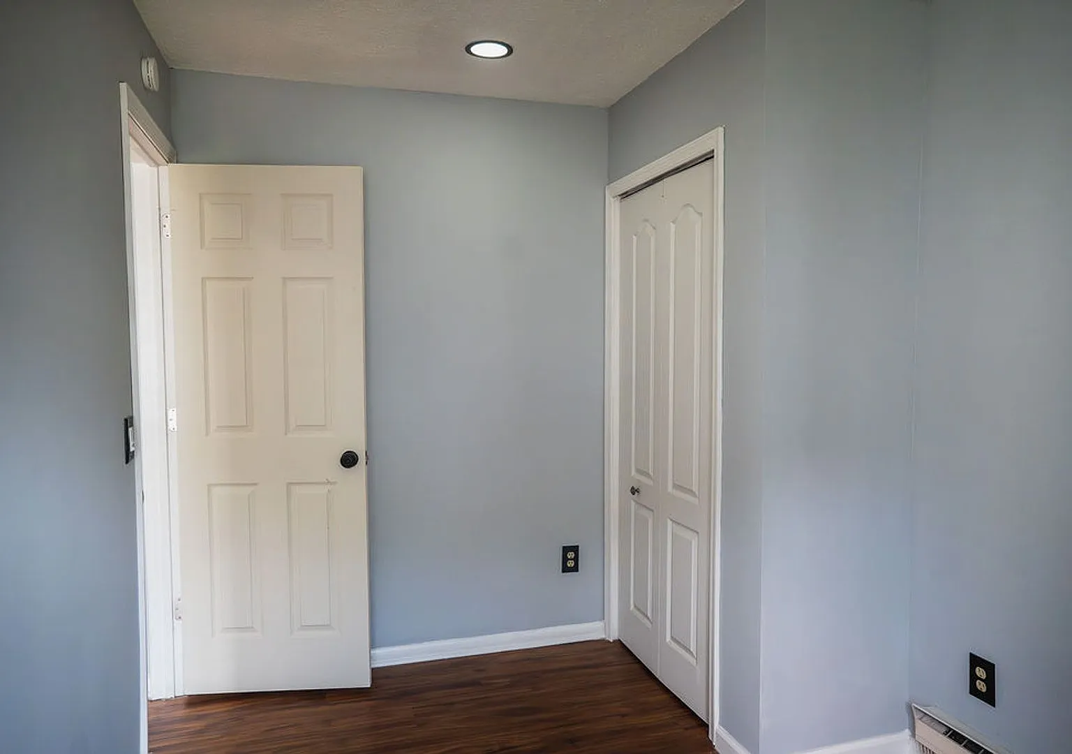 1210 Main Street — Photo 2
