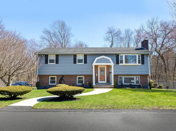 82 Brian Dr, Brockton, MA 02301