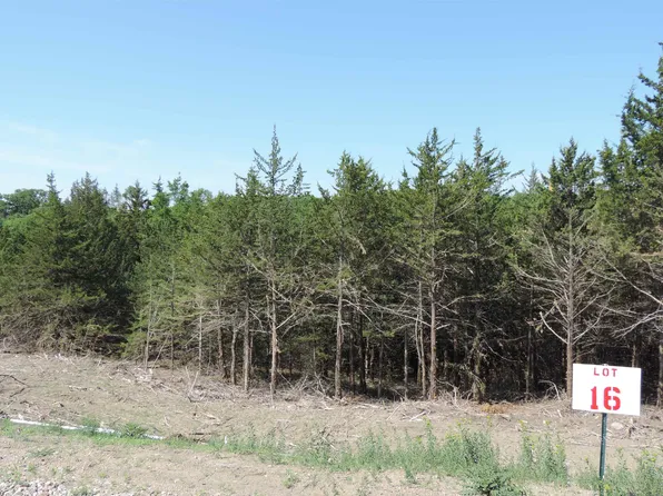 16 Beltrane Dr, Yankton, SD 57078