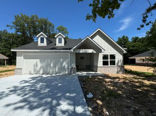 1469 Rockwood Dr, Grove, OK 74344
