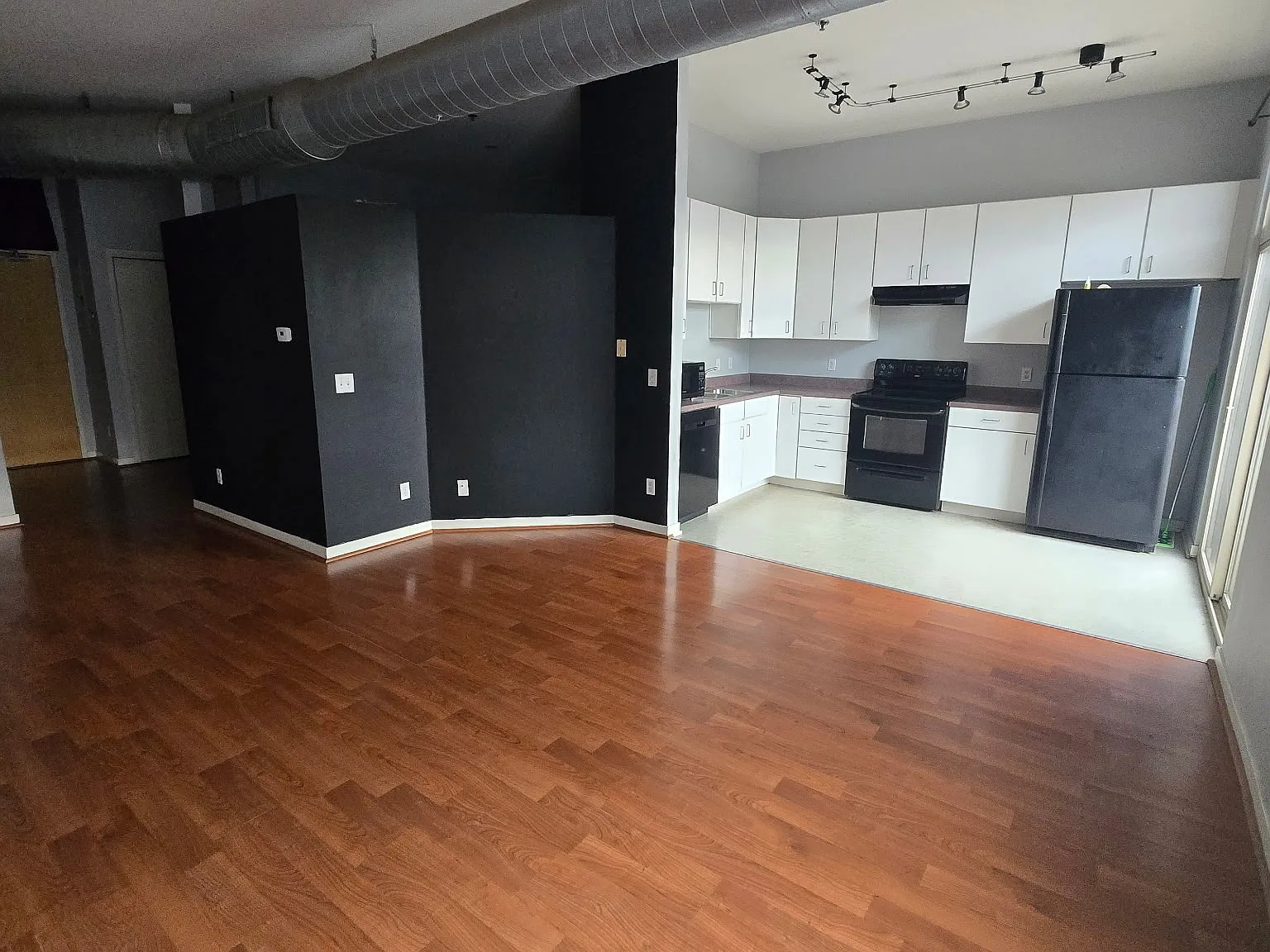 1 bed, 734 sqft, $1,500 — Photo 3