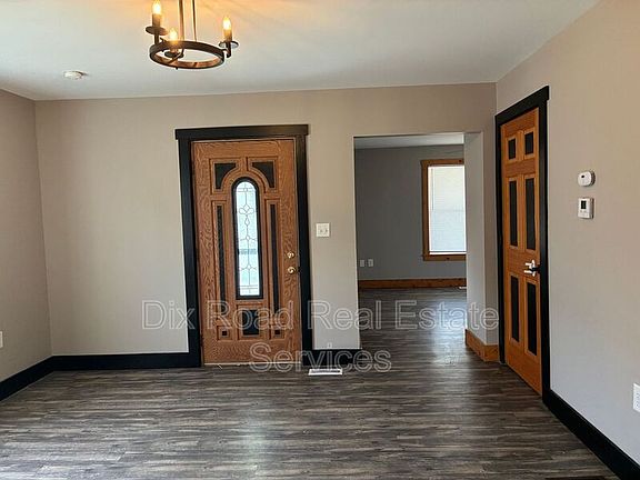 5th image of 915 Bellaire Ave