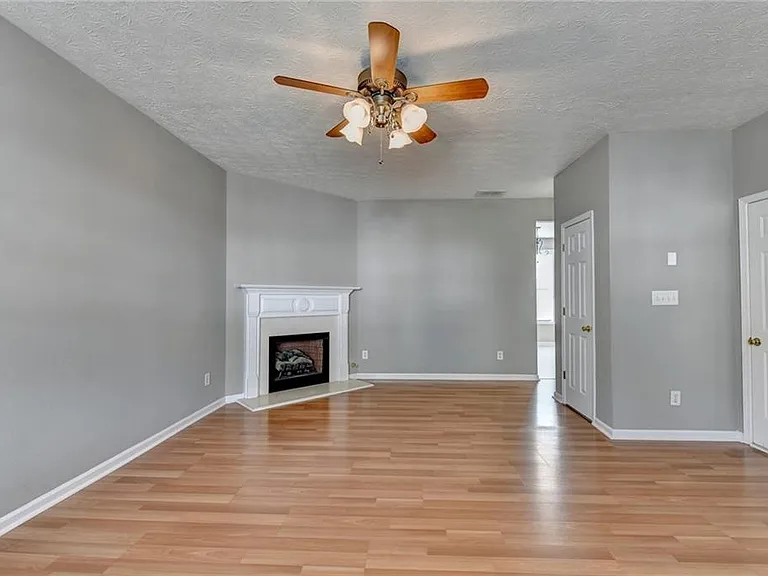3067 Kentmere Dr — Photo 7