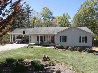 2002 Lee Roy Ln, Lenoir, NC 28645