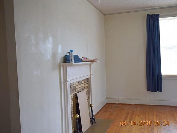 4th image of 57 Augusta Ave
