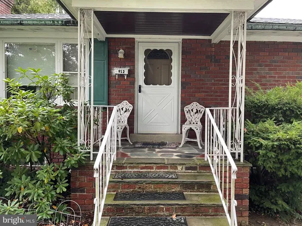 912 New Hope St, Norristown, PA 19401