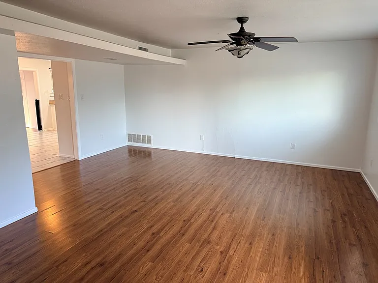 1215 Neely Ave — Photo 5