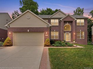 846 Monterey Ln, Rochester Hills, MI 48307