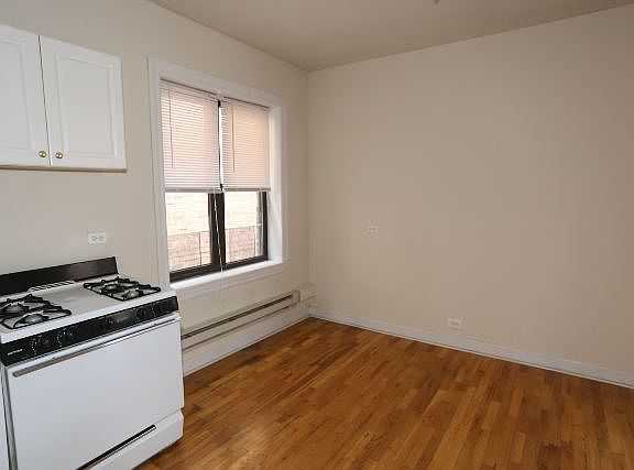 5th image of 3720 N Pine Grove Ave APT 3W