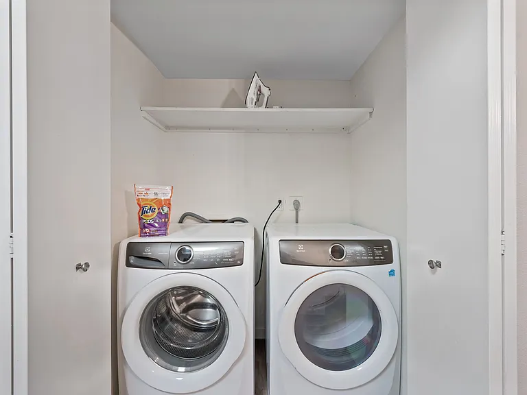 2143 E Center Ln #1 — Photo 4