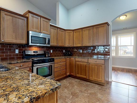 5th image of 4618 Tamarisk Dr