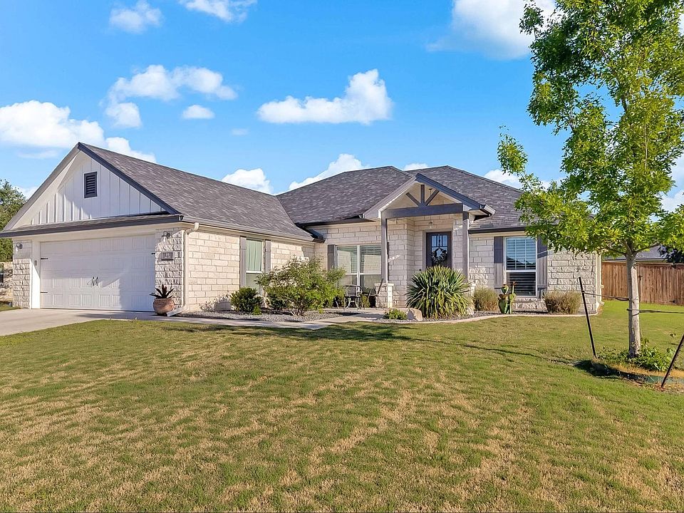 1st image of 104 Avery Spur