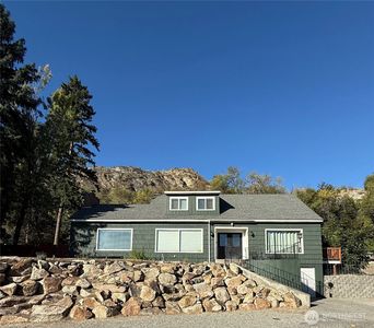 132 Montvu Drive, Omak, WA, 98841