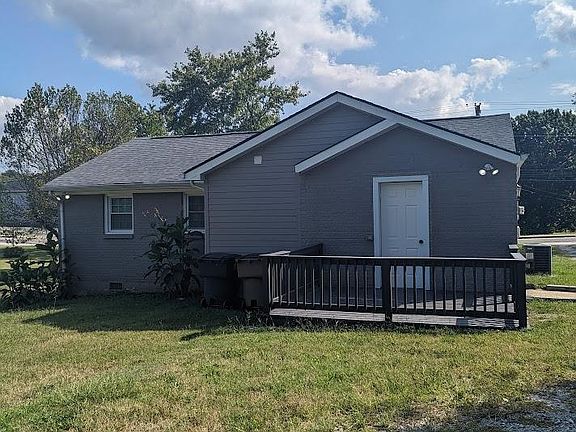 3rd image of 229 Maplewood Trce