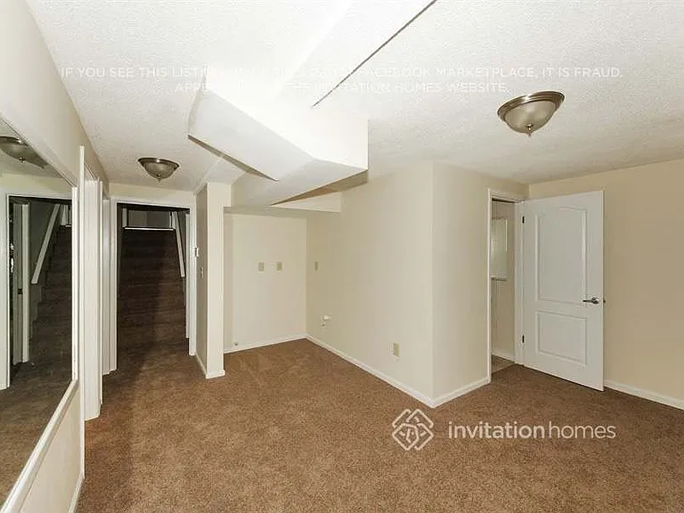 323 Princess Ave — Photo 15