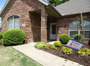 4281 N Meadow View Dr, Fayetteville, AR 72703