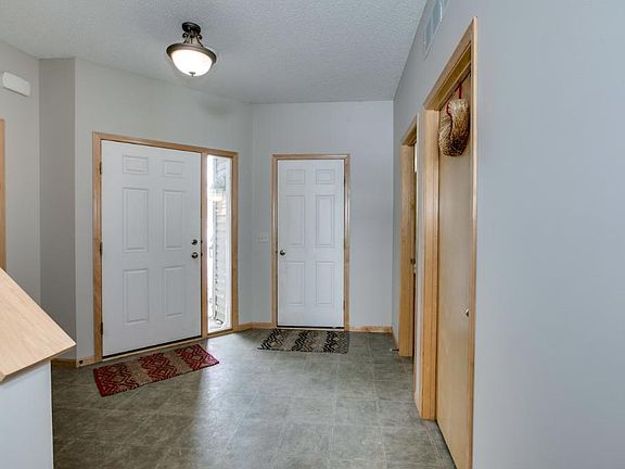 2nd image of 605 Southbridge Dr