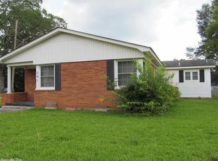 201 W Pine St, Warren, AR 71671