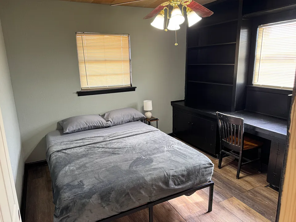 805 E New Mexico Ave #1