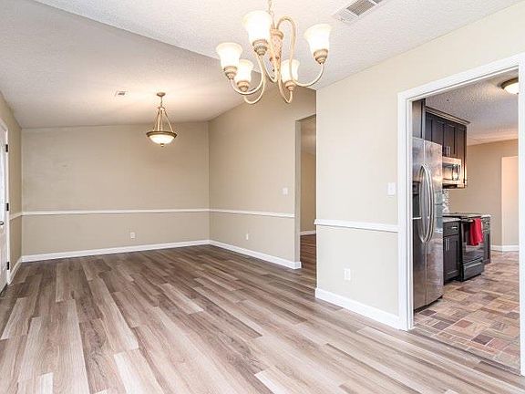4th image of 7956 Dartmoor Dr