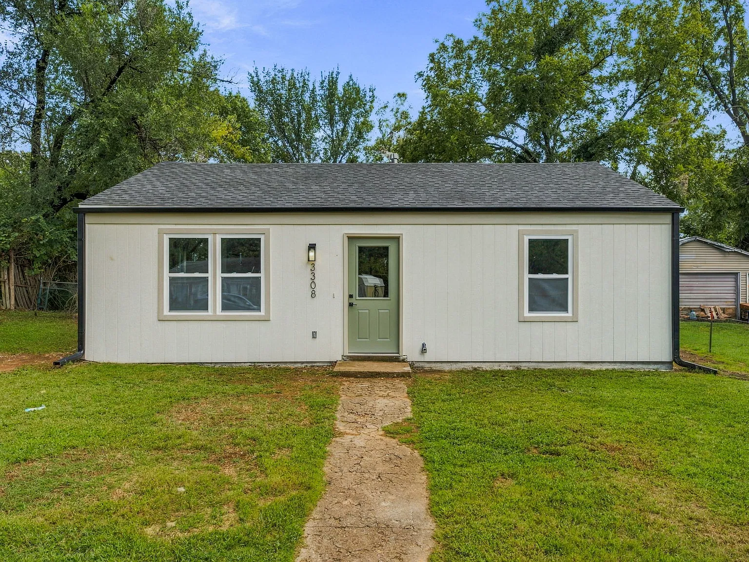 2 bed, 792 sqft, $1,100 — Photo 1