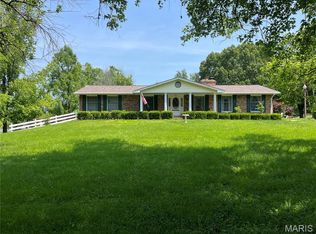 715 Silo Ln, Villa Ridge, MO 63089