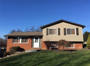 180 Conneaut Dr, Pittsburgh, PA