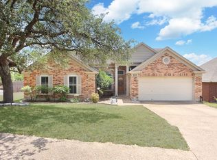902 Hedgestone Dr, San Antonio, TX 78258