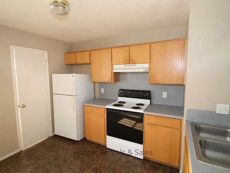 4506B Jeff Scott Dr — Photo 10