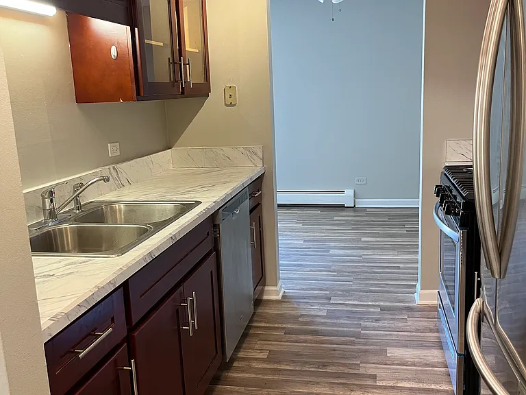 1425 Ashland Ave — Photo 3