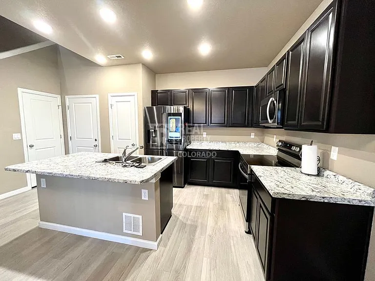 5321 Mountain Vista Hts — Photo 4