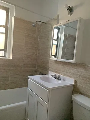 Rented by Velsor Realty | media 10