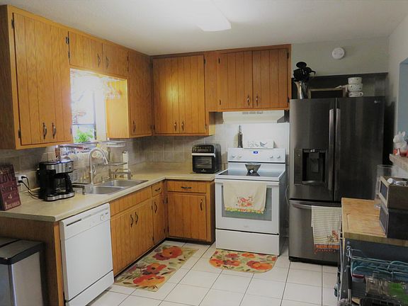 5th image of 107 Basswood Dr