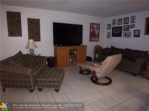3rd image of 1048 Ventnor #O