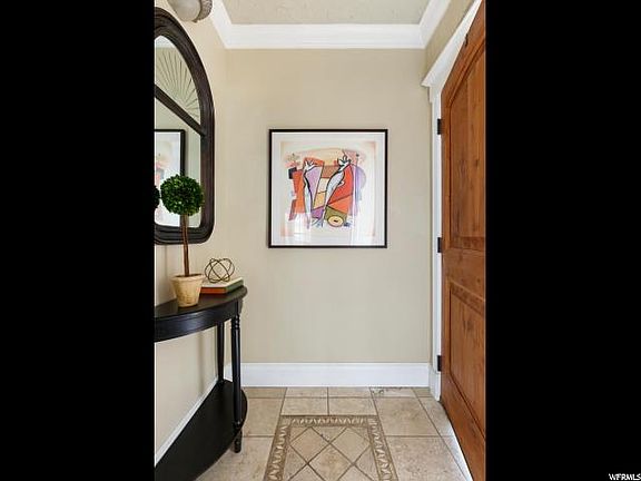 4th image of 1652 E Yale Ave