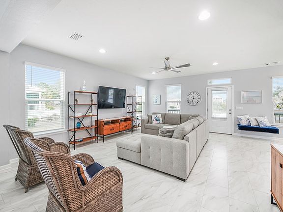 3rd image of 102 Washboard Ct