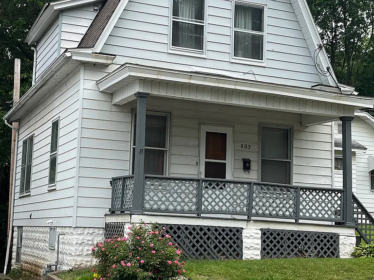 803 Caroline St — Photo 1