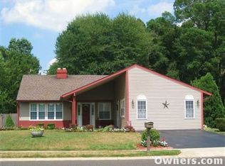 64 Arbor Meadow Dr, Sicklerville, NJ 08081