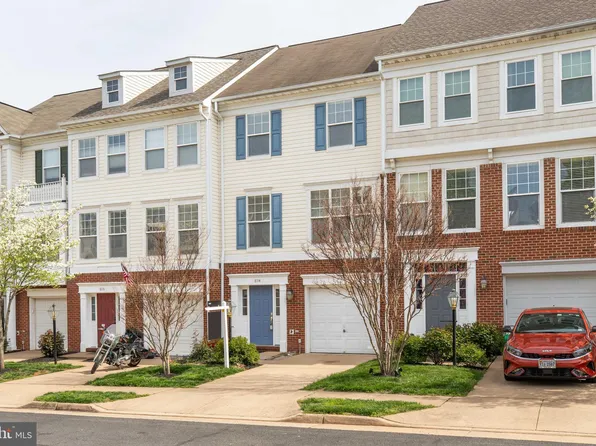 8114 Rainwater Cir, Manassas, VA 20111