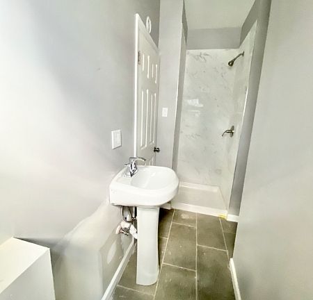 5th image of 393 N Maple Ave