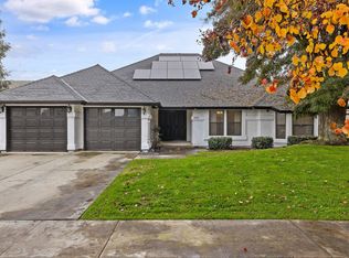1932 Mission Cir, Tulare, CA