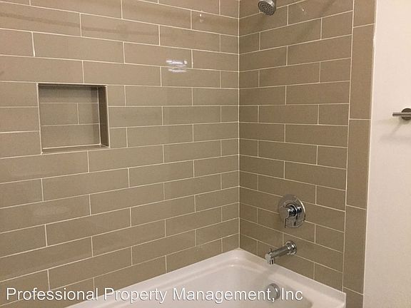 4th image of 812 Toole Ave Unit 202