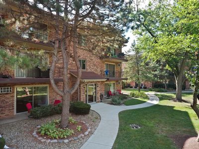 14016 Waterbury Dr APT 1402, Crestwood, IL, 60445