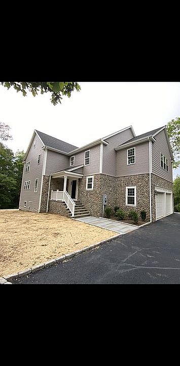 2nd image of 4 Silver Beech Dr