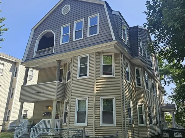 60 Lakewood St, Worcester, MA 01603